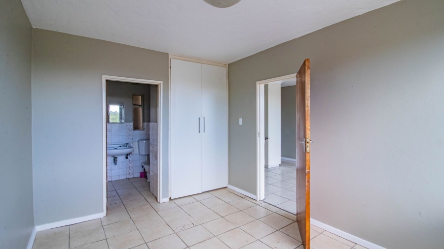1 Bedroom Property for Sale in Amalinda Eastern Cape